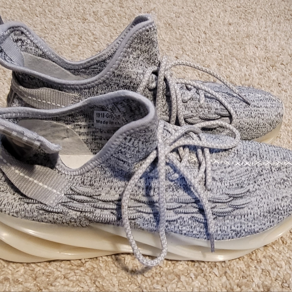 Men's athletic shoes fashion casual 10 gray